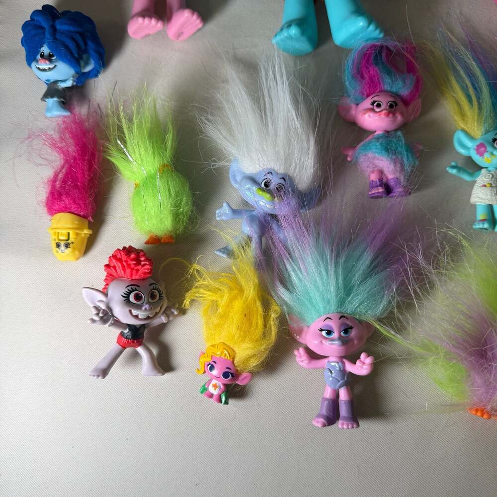 DreamWorks Trolls Assorted Figure Lot - 13 Piece Collection - Picture 2 of 5
